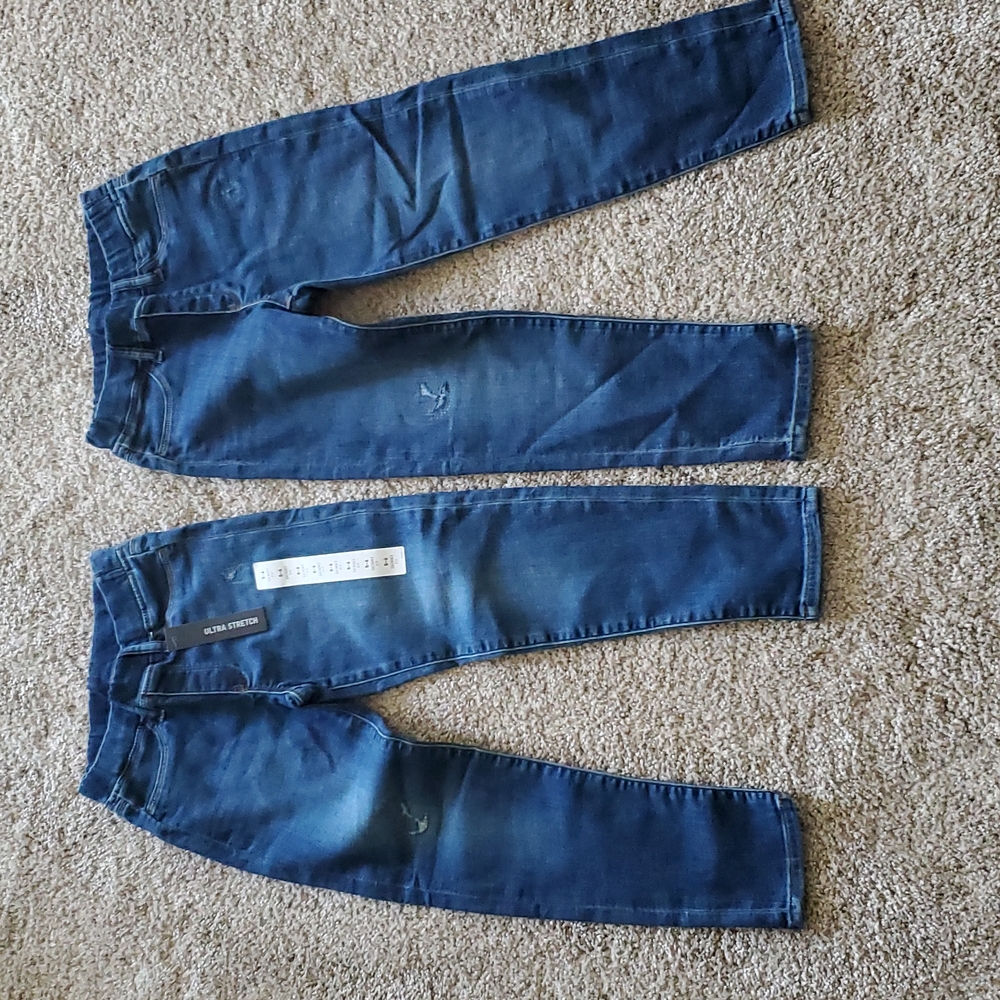 NWT (2) Girls Uniqlo Ultra Stretch jeans, size 5-6
